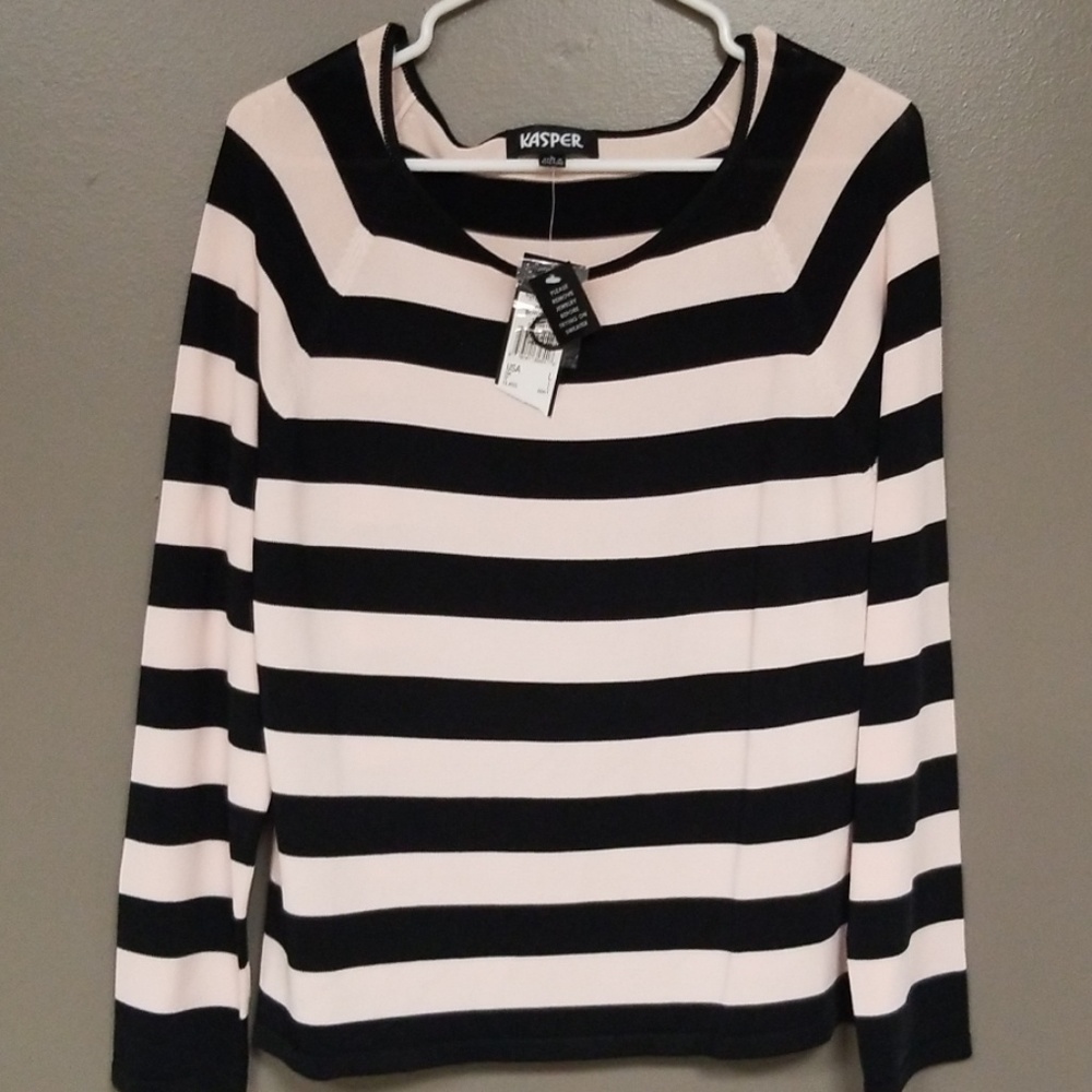 Nwt gorgeous kasper top size large